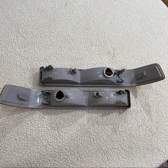 Chev S10 Sonoma Blazer GMC Jimmy OEM Turn Signal Park Lights Lamp Lens 16524255 - Picture 8 of 11